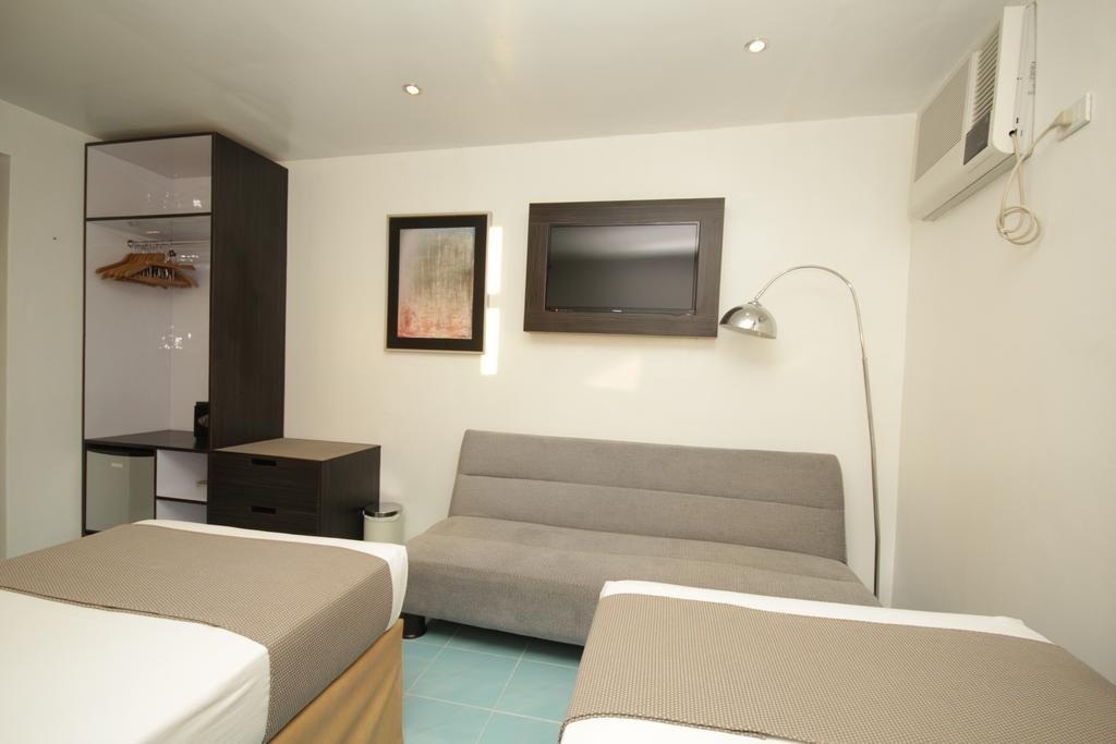 Bluewaves Westcliff Villa Balabag  Exterior foto