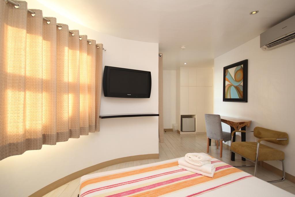 Bluewaves Westcliff Villa Balabag  Exterior foto